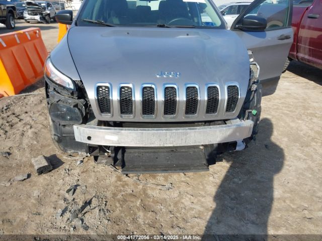 1C4PJMAB6GW327013 Jeep Cherokee Sport