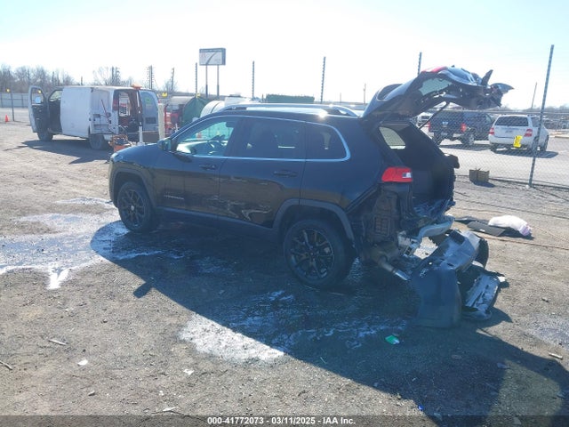 1C4PJLCB1JD513343 Jeep Cherokee Latitude Fwd