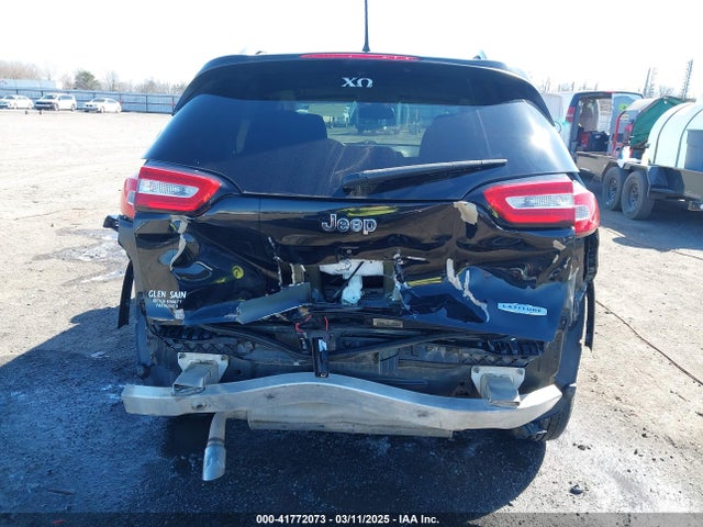 1C4PJLCB1JD513343 Jeep Cherokee Latitude Fwd