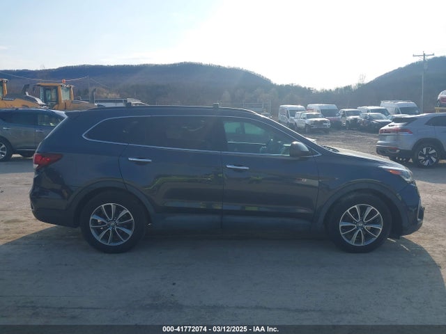 KM8SMDHF1HU232085 Hyundai Santa Fe Se