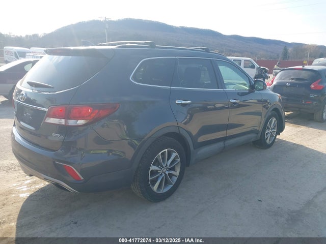 KM8SMDHF1HU232085 Hyundai Santa Fe Se