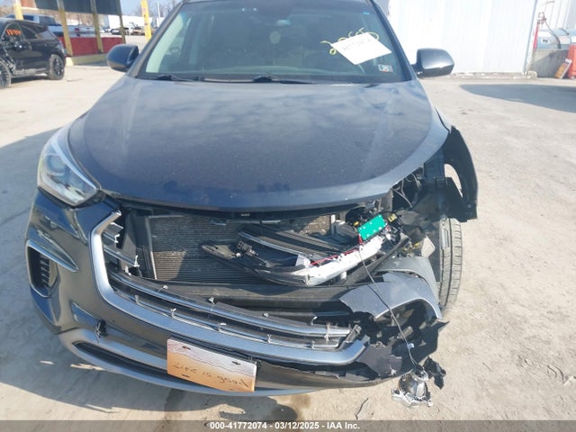 KM8SMDHF1HU232085 Hyundai Santa Fe Se