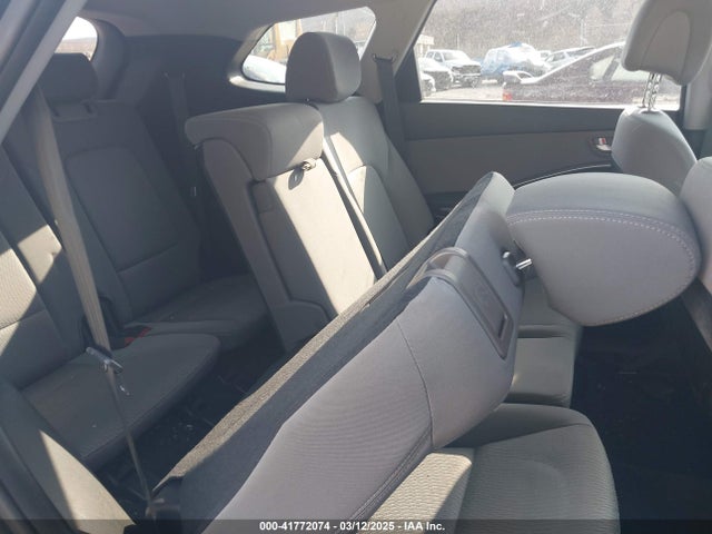 KM8SMDHF1HU232085 Hyundai Santa Fe Se