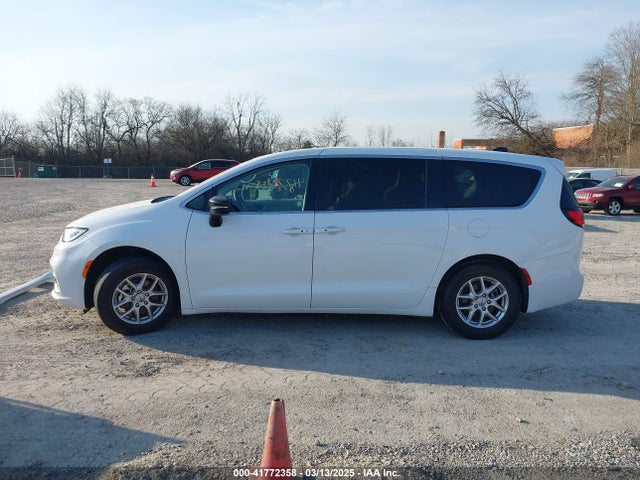 Chrysler Pacifica Touring L 2024 2C4RC1BGXRR124293 Image 15