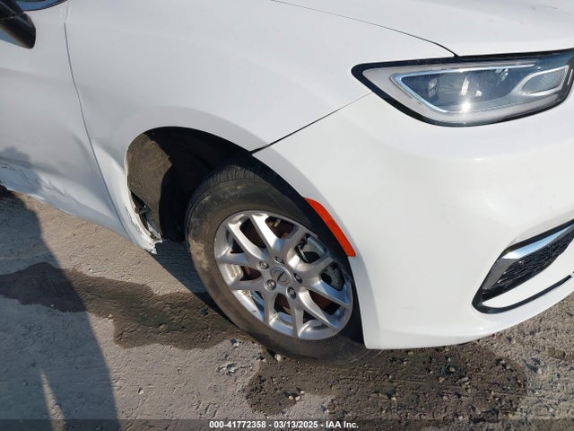 Chrysler Pacifica Touring L 2024 2C4RC1BGXRR124293 Image 18