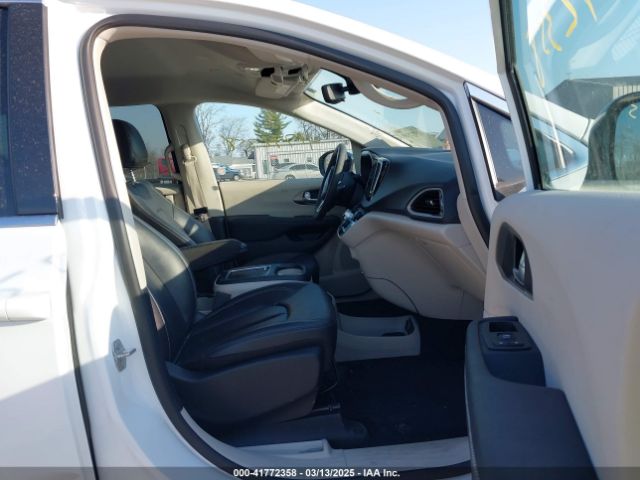 2024 CHRYSLER PACIFICA 2C4RC1BGXRR124293 Photo 4