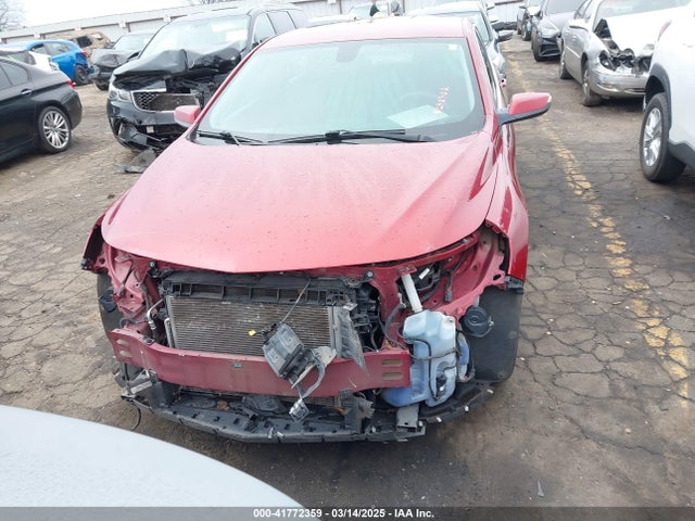1G1ZD5STXJF242902 Chevrolet MALIBU LT