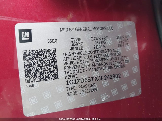 1G1ZD5STXJF242902 Chevrolet MALIBU LT