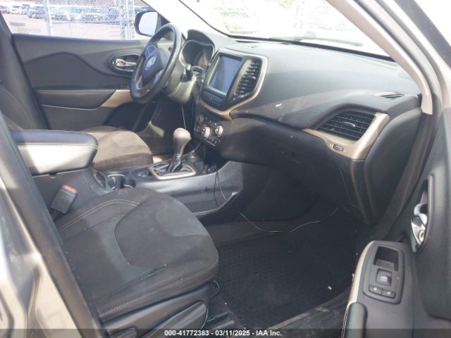 2017 JEEP CHEROKEE 1C4PJMCB0HD213955 Photo 4
