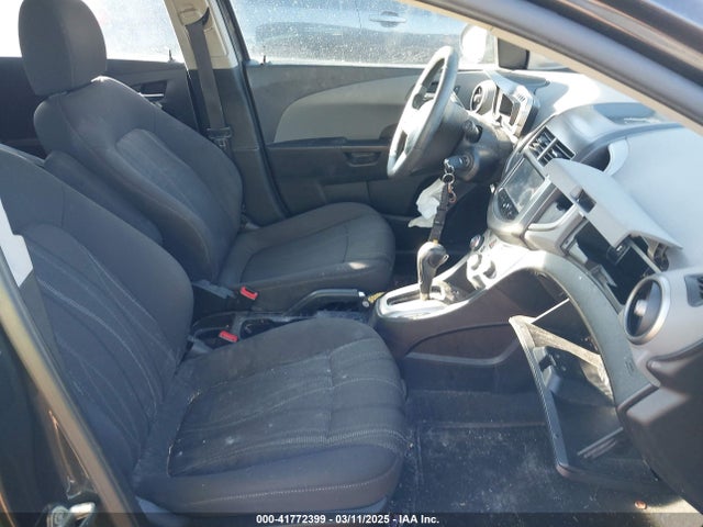 1G1JC6SH2F4177886 Chevrolet Sonic Lt Auto