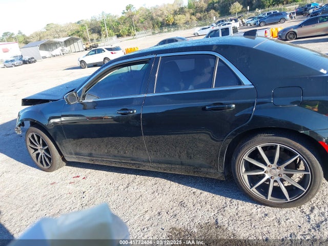2C3CCAAG8GH274045 Chrysler 300 Anniversary Edition
