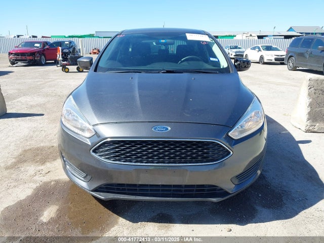Ford FOCUS SE 2018 1FADP3K29JL222555 Image 12