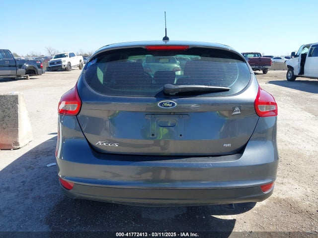 Ford FOCUS SE 2018 1FADP3K29JL222555 Image 16