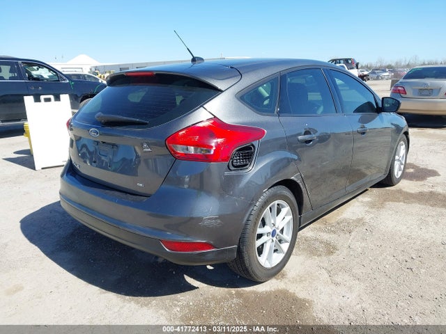 Ford FOCUS SE 2018 1FADP3K29JL222555 Image 4