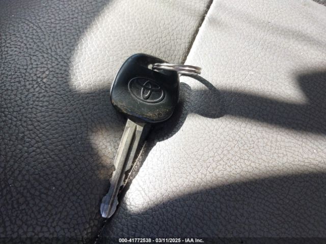 5TFUM5F19HX072045 Toyota Tundra Sr 4.6l V8