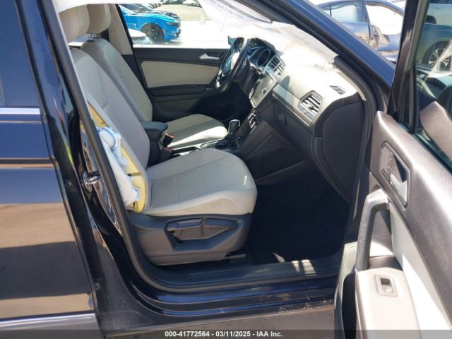 3VV3B7AX3JM064061 Volkswagen Tiguan 2.0t Se/2.0t Sel