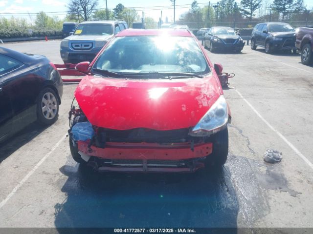 JTDKDTB37E1075172 Toyota Prius C Two