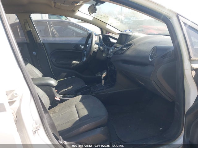 3FADP4BJ9FM190354 Ford FIESTA SE