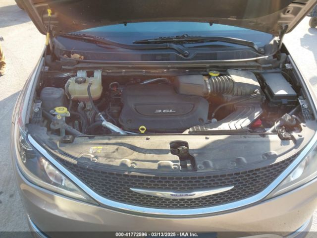 2C4RC1EG8HR771981 Chrysler Pacifica Touring-l Plus