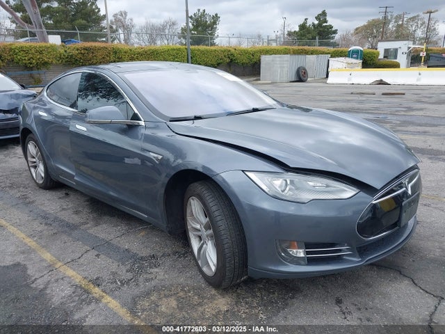 2013 TESLA MODEL S 5YJSA1CN8DFP21869 Photo 0