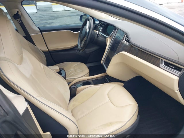 2013 TESLA MODEL S 5YJSA1CN8DFP21869 Photo 4