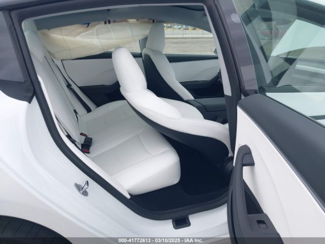 5YJ3E1EA0SF932385 Tesla Model 3 Long Range Rear-wheel Drive