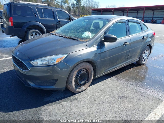Ford FOCUS S 2016 1FADP3E25GL200802 Image 2