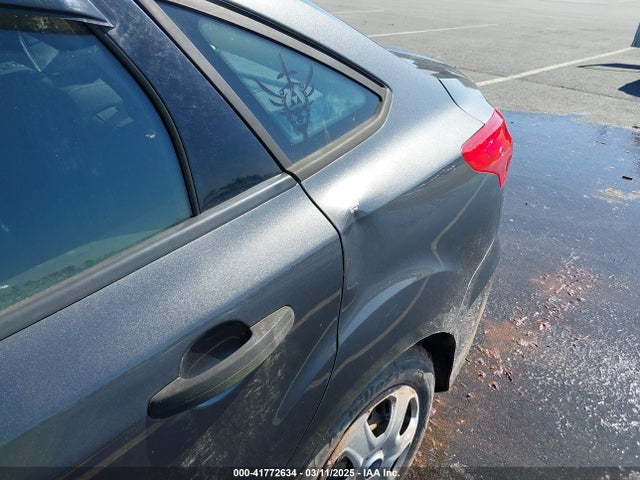 Ford FOCUS S 2016 1FADP3E25GL200802 Image 6