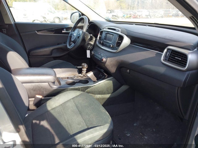 5XYPGDA58HG313895 KIA Sorento 3.3l Lx