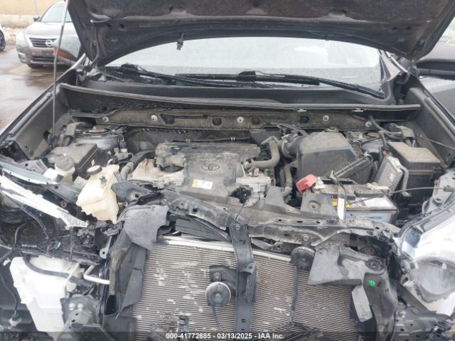 JTMBFREV3JJ229333 Toyota RAV4 LE