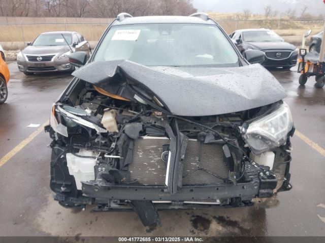 JTMBFREV3JJ229333 Toyota RAV4 LE