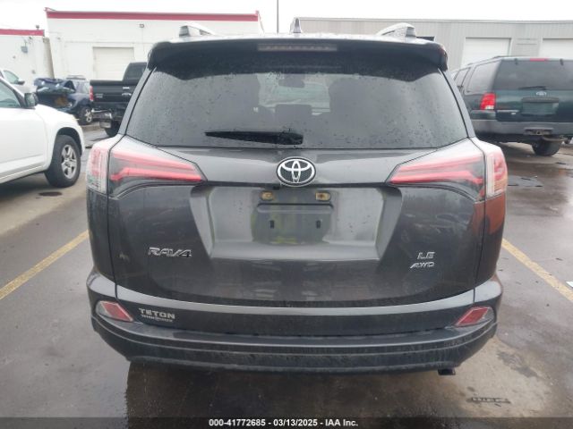 JTMBFREV3JJ229333 Toyota RAV4 LE