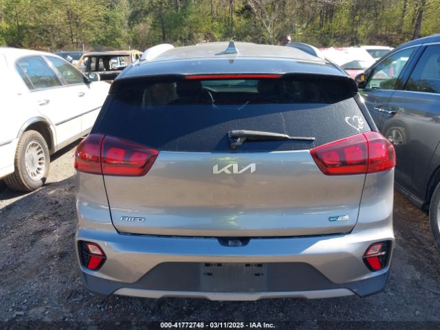 KNDCB3LC5N5527413 KIA Niro Lxs