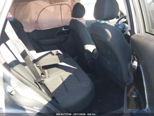 KNDCB3LC5N5527413 KIA Niro Lxs