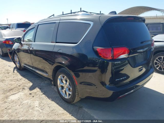 2018 CHRYSLER PACIFICA 2C4RC1GG9JR149053 Photo 2