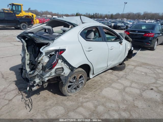 3MYDLBYV5KY521049 Toyota YARIS LE
