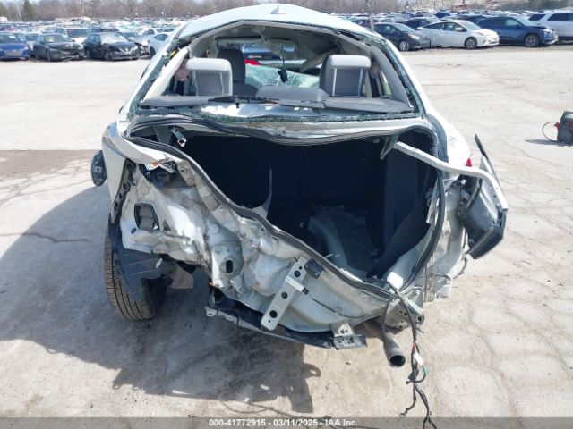 3MYDLBYV5KY521049 Toyota YARIS LE
