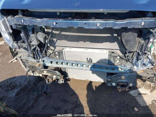 3GTP9GEK4NG109409 GMC Sierra 1500 Limited 4wd  Short Box Elevation With 3vl