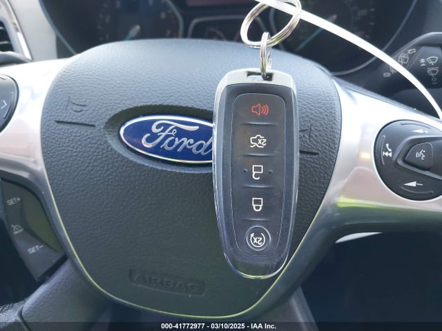 1FMCU9JXXGUB58961 Ford Escape Titanium