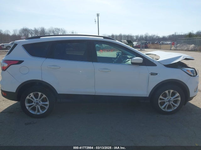 1FMCU9GD0JUA11830 Ford ESCAPE SE