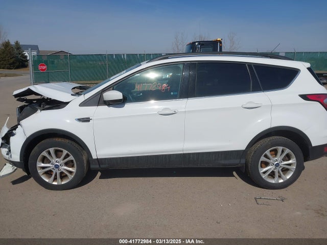 1FMCU9GD0JUA11830 Ford ESCAPE SE