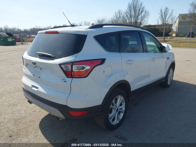 1FMCU9GD0JUA11830 Ford ESCAPE SE