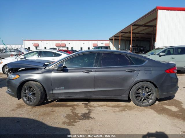 3FA6P0LU8JR116073 Ford Fusion Hybrid Se