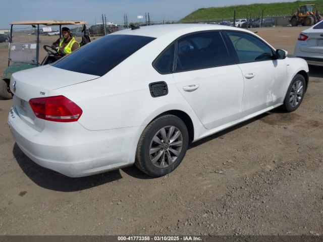 1VWAT7A39FC082523 Volkswagen Passat 1.8t Wolfsburg Edition