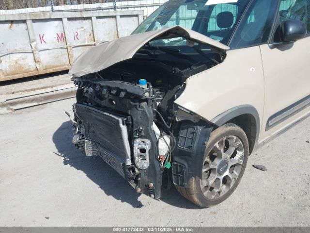 ZFBCFADH9EZ021078 Fiat 500L TREKKING