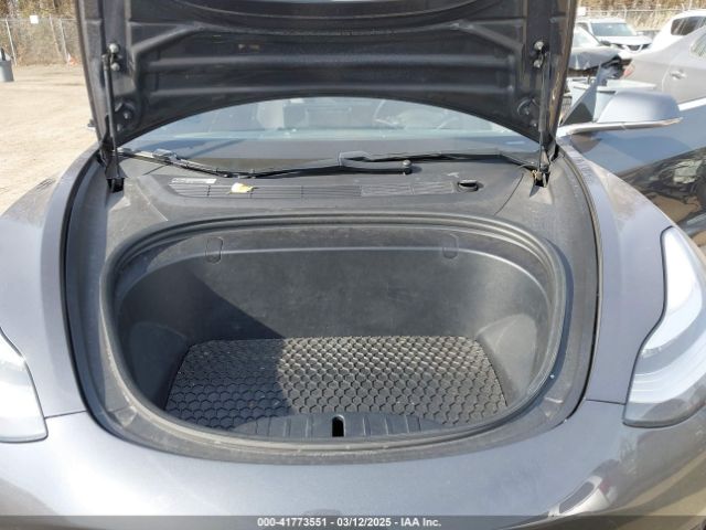 5YJ3E1EB5JF063077 Tesla Model 3 Long Range/performance