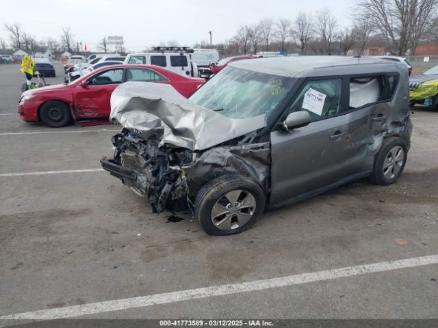 KNDJN2A27F7228823 KIA Soul