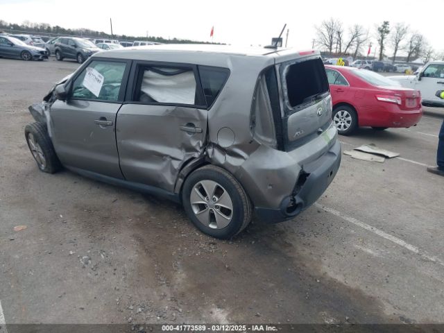 KNDJN2A27F7228823 KIA Soul