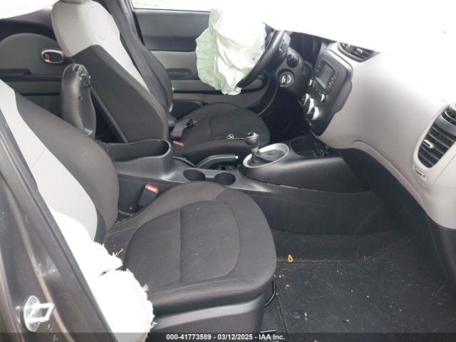 KNDJN2A27F7228823 KIA Soul