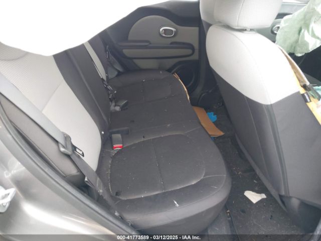 KNDJN2A27F7228823 KIA Soul